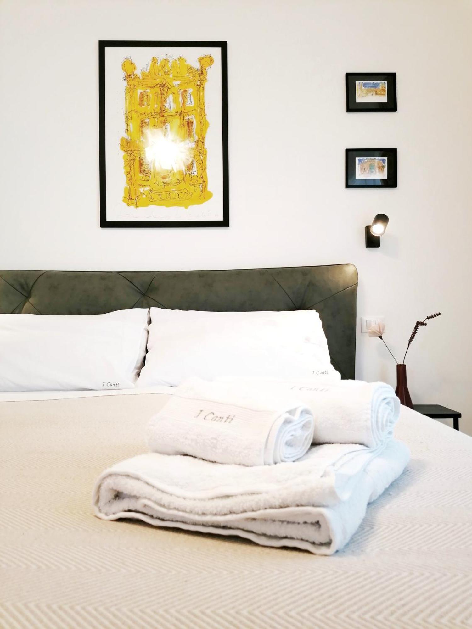 I Canti Comfort Rooms ปาแลร์โม ภายนอก รูปภาพ